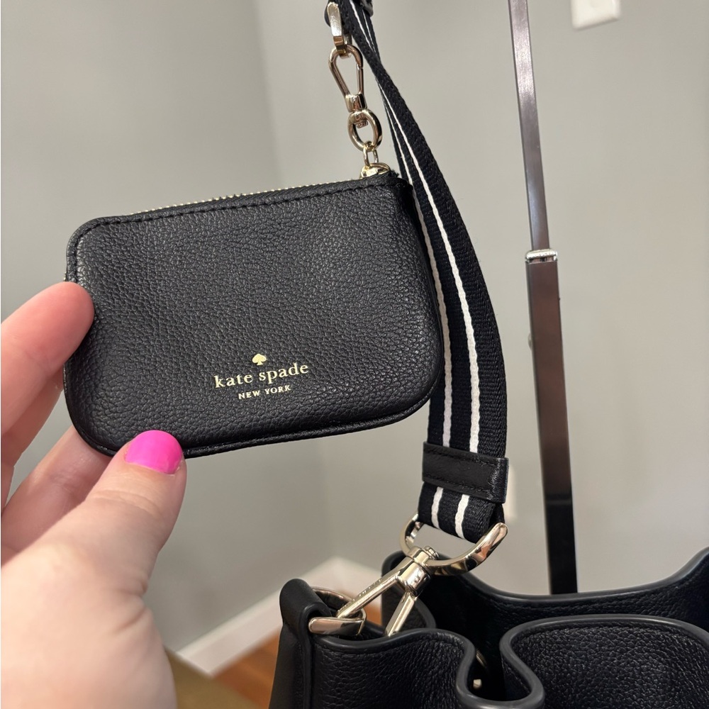 Kate Spade Rosie Bucket Bag in Black Pebbled Leather w/ Detachable Coin Purse - Picture 10 of 14
